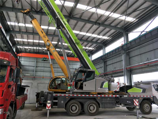 班玛县高空车出租需要注意哪些安全事项？