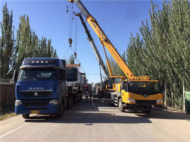 班玛县“省油又稳当”—— 吊车的 “智能节能” 技术